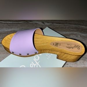 Seychelles Lavender Leather Slides Sz 9.5